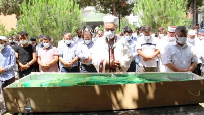 Kahreden olay! Genç öğretmenin cenaze namazını, imam babası kıldırdı