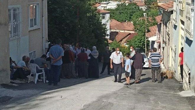 Telefonu açmayan eşini bıçaklayarak öldürdü Telefonu açmayan eşini bıçaklayarak öldürdü