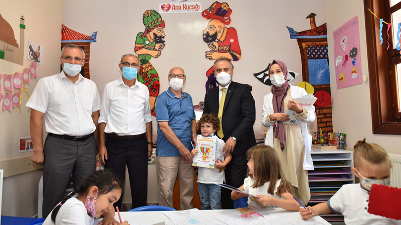 Ana Kucağı’nda karne heyecanı