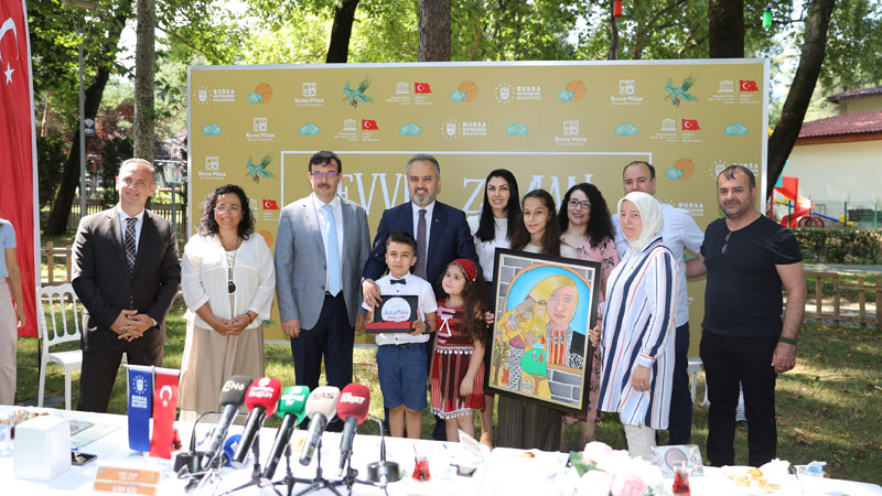 Bursa masal diyarına dönüşüyor