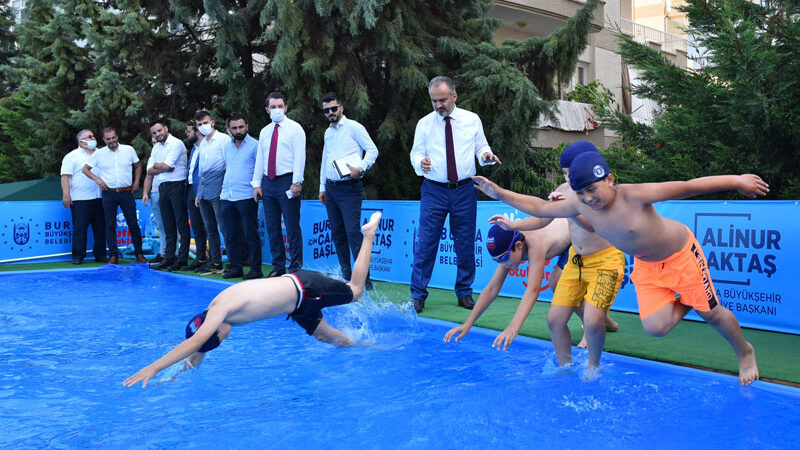 Gençlik ve Spor Bakanlığı tarafından hayata geçirilen Yüzme Bilmeyen Kalmasın