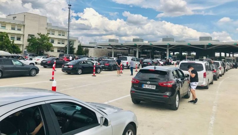 Akın akın geliyorlar! Sınır kapısında yoğunluk