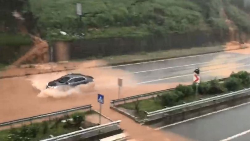 Korkutan görüntüler! Dereler taştı, evleri su bastı, yollar kapandı Korkutan görüntüler! Dereler taştı, evleri su bastı, yollar kapandı