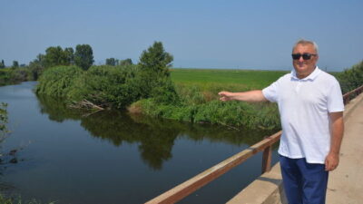 Siyaha büründü! Marmara’ya dökülüyor