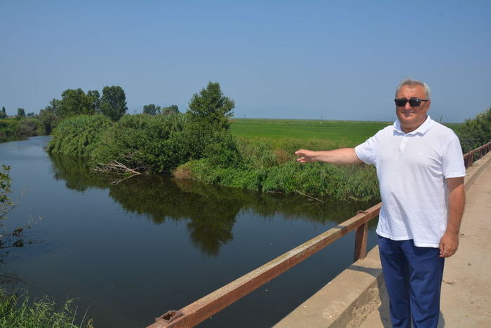 Siyaha büründü! Marmara’ya dökülüyor