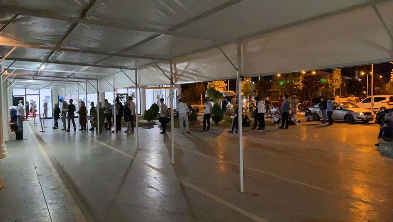 Gece yarısı test kuyruğu! Korkutan görüntüler Gece yarısı test kuyruğu! Korkutan görüntüler