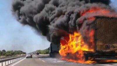 Korku dolu dakikalar! TIR’da başladı, makilik alana sıçradı
