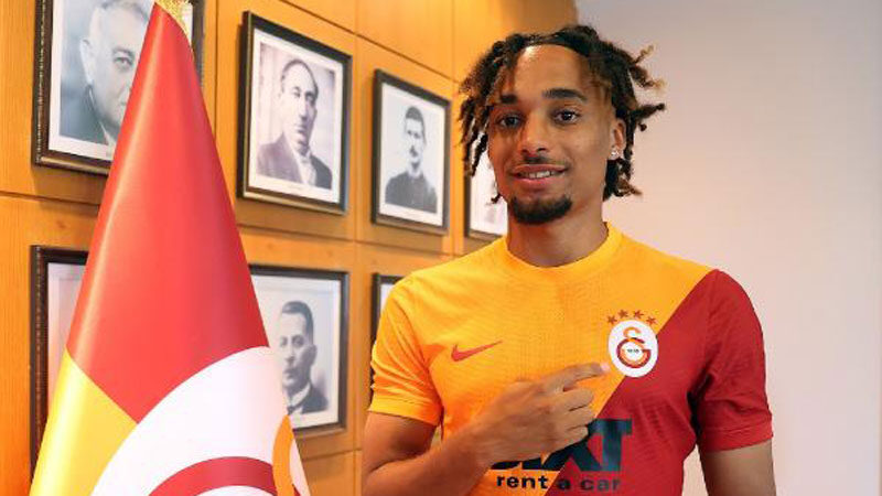 Galatasaray'ın yeni transferi Sacha Boey, "Burada olmak muhteşem bir duygu."