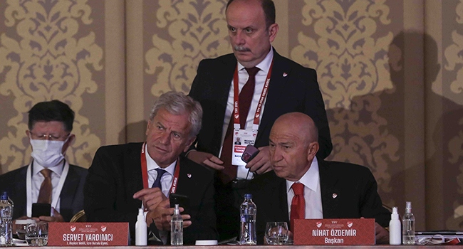 Nihat Özdemir’den ‘yabancı oyuncu’ ve ‘seyirci’ açıklaması Nihat Özdemir’den ‘yabancı oyuncu’ ve ‘seyirci’ açıklaması