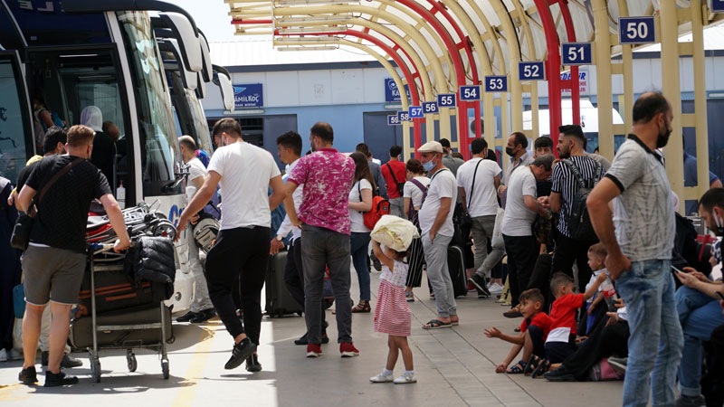 Bursa Terminali’nde bayram yoğunluğu Bursa Terminali’nde bayram yoğunluğu