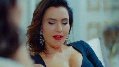 Yasak Elma’nın Ender’i Şevval Sam plajda fiziğiyle dikkat çekti