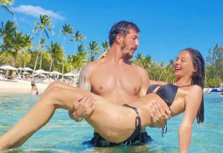 Survivor Berkan Karabulut ve sevgilisi Lale Onuk dudak dudağa