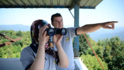 Onlar ‘duman avcıları’… Bursa’da ailece yangın nöbetindeler