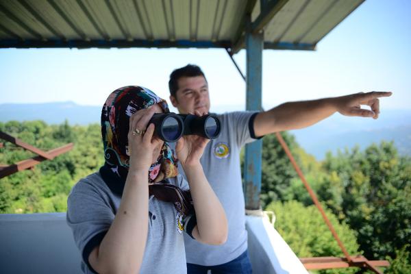 Onlar ‘duman avcıları’… Bursa’da ailece yangın nöbetindeler Onlar ‘duman avcıları’… Bursa’da ailece yangın nöbetindeler