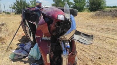 Şarampole devrilen kamyonet hurdaya döndü: 5 ağır yaralı