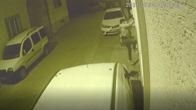 Bursa’da o anlar kamerada! İçeri böyle girdi