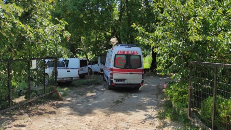 Bursa’da tarlada korkunç olay Bursa'nın Kestel ilçesinde çapa motoru ile ağaç arasında sıkışan kişi