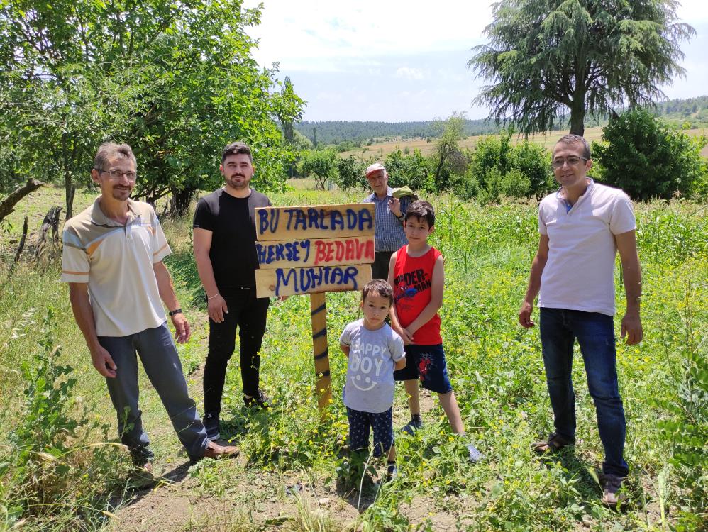 Bursa’da bu tarladaki meyve ve sebzeler herkese bedava