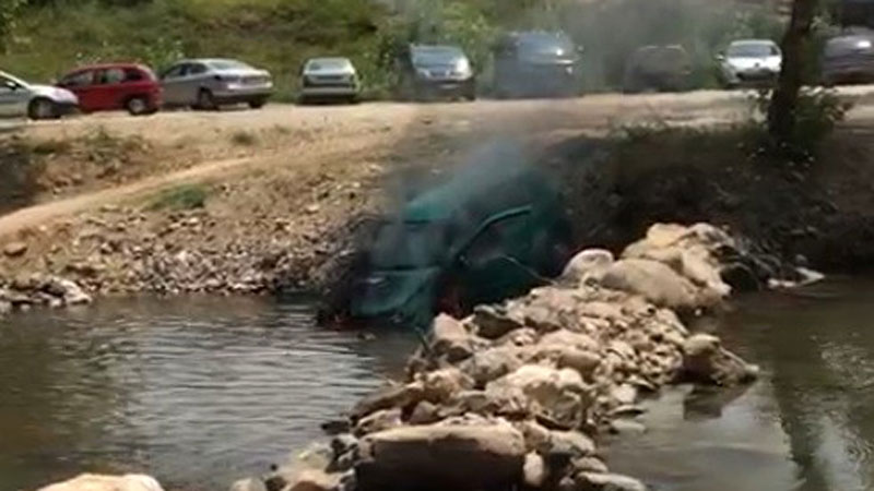 Bursa’da korku dolu anlar! Alev alev yanan araç…