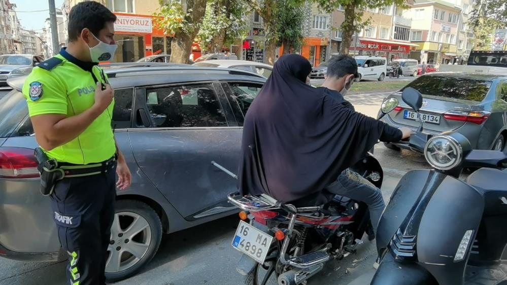 Yer: Bursa… Yaralı kadın, polis aracıyla evine bırakıldı