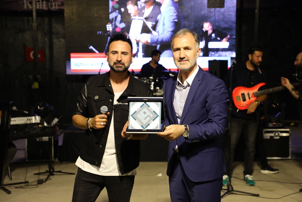 İnegöl’de 80’ler 90’lar coşkusu İnegöl’de 80’ler 90’lar coşkusu