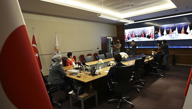 Siyasi partiler video konferans aracılığıyla bayramlaştı