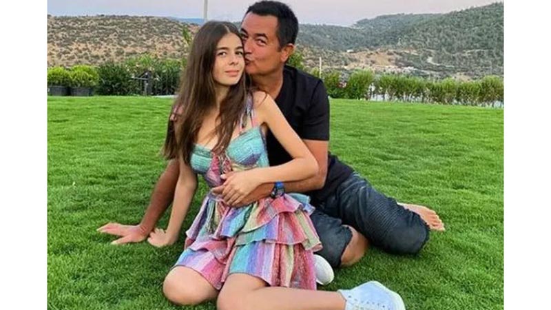 Acun Ilıcalı’nın kızı Yasemin Ilıcalı’nın elbisesi olay oldu