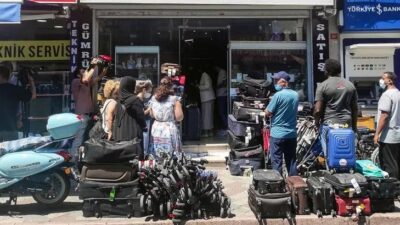 Bu eşyalar başka! ‘4 bin liralık bir telefonu bin liraya satıyoruz’