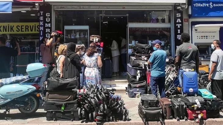 Bu eşyalar başka! ‘4 bin liralık bir telefonu bin liraya satıyoruz’ Bu eşyalar başka! ‘4 bin liralık bir telefonu bin liraya satıyoruz’