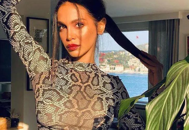 Cemre Kemer anne oldu! İşte kızının adı