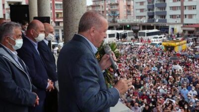 Cumhurbaşkanı Erdoğan selden etkilenen Arhavi’de vatandaşlara hitap etti