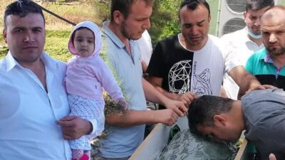 Babasının kullandığı otomobilin altında kalan Zeynep defnedildi