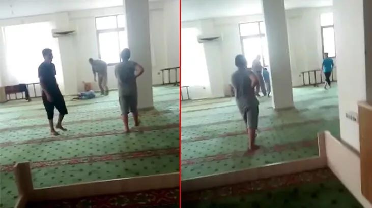 Müezzinden camide çocuğa dayak!