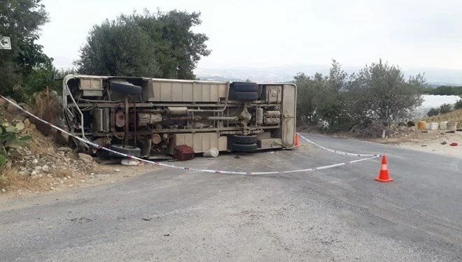 Tarım işçilerini taşıyan midibüs devrildi: 1 ölü, 14 yaralı