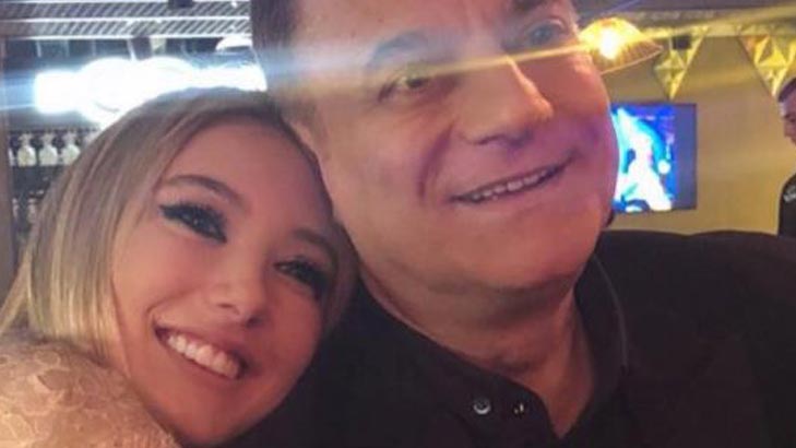 Ayakları için açılan Instagram hesabına tepki gösterdi