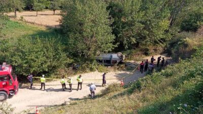 İşçilerini taşıyan minibüs kaza yaptı: 1 ölü, 8 yaralı