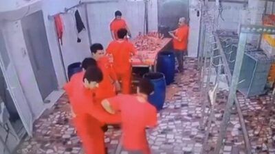 Korkunç cinayet! ‘Kokuyorsun’ dedi diye kalbinden bıçakladı