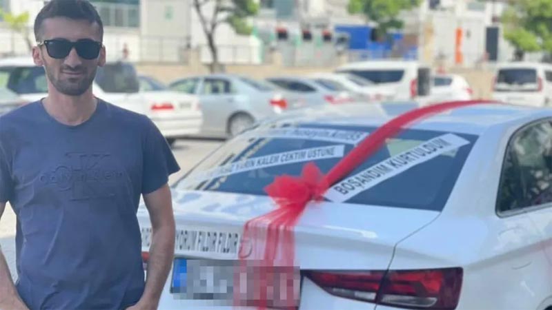 Şaşkına çeviren görüntü! Boşanmayı böyle kutladı Şaşkına çeviren görüntü! Boşanmayı böyle kutladı