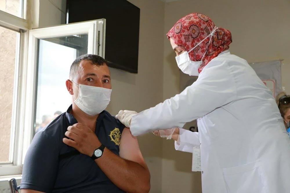 Üçüncü doz aşılama başladı: İşte 5 soruda merak edilenler