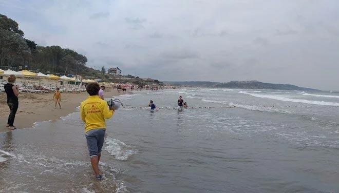 Şile’de denize girmek bugün de yasak Şile’de denize girmek bugün de yasak