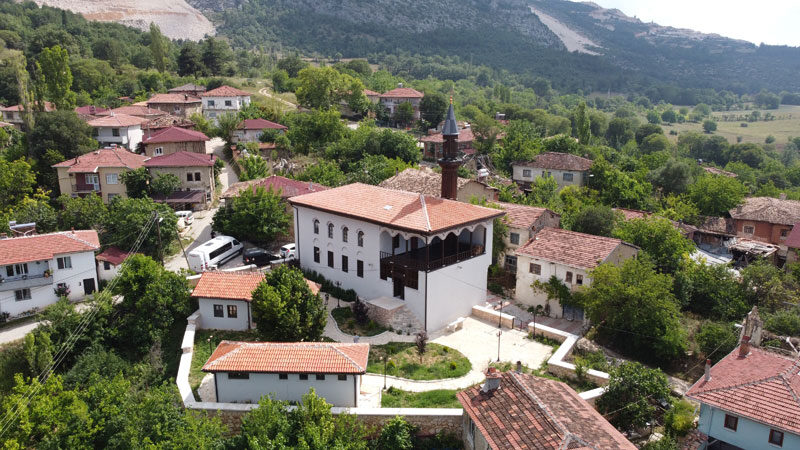 Bursa’nın yanıbaşında! Tarihi ilçeye ziyaretçi akını Bilecik'in Gölpazarı ilçesi, tarihi ve doğal güzellikleriyle günübirlik ziyaretçilerden ilgi