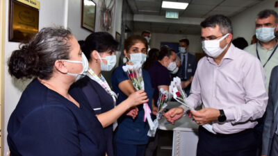 Başkan Yılmaz’dan hastaneye ve huzurevine bayram ziyareti