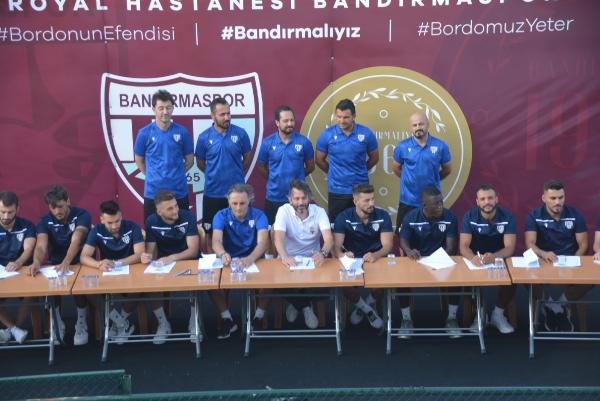 1.Lig ekibinden transfer şov; 14 imza birden!