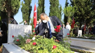 Bursa’da şehitlikte duygusal anma