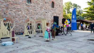 Bursa sokakları sanatla şenleniyor