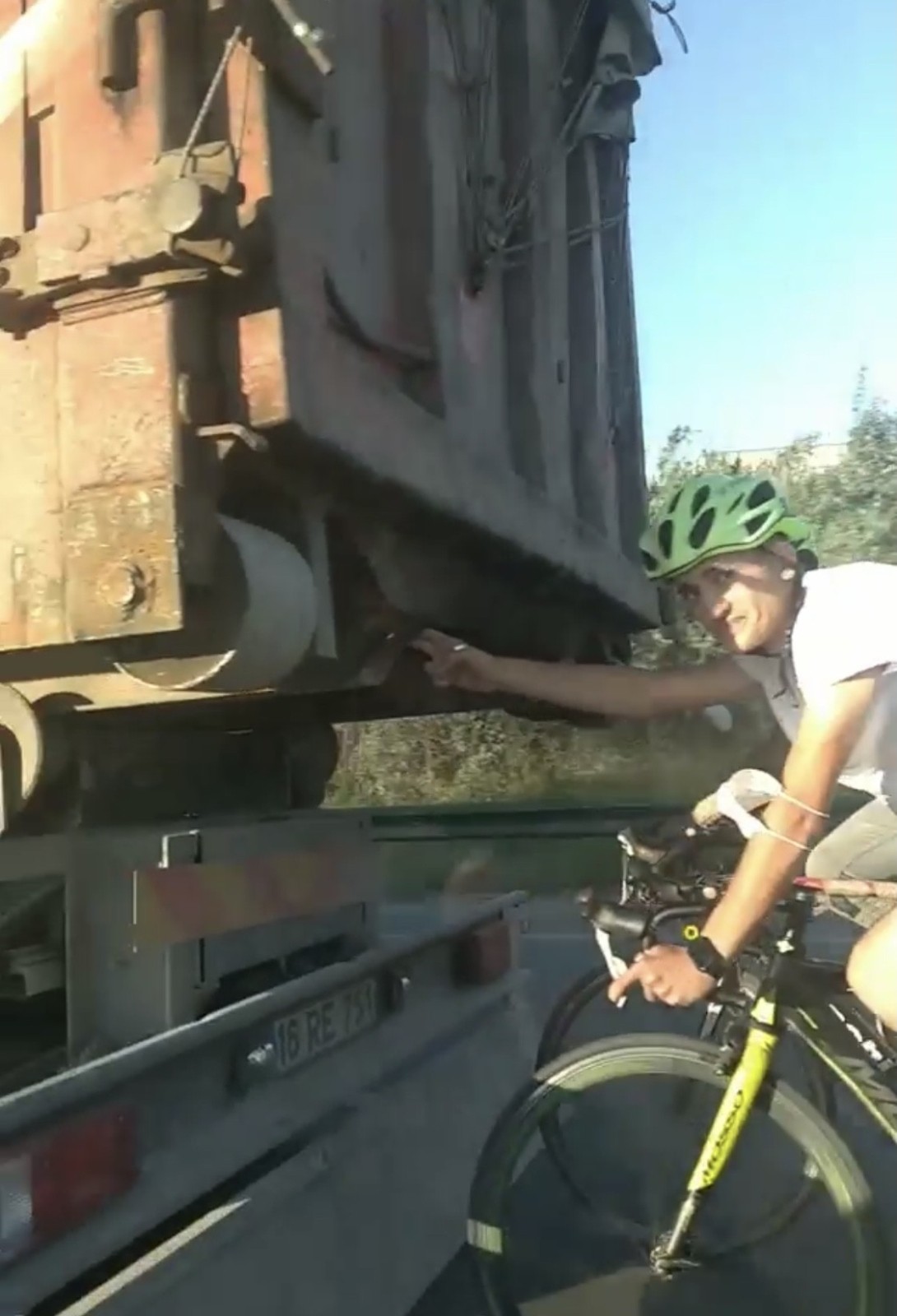 Bursa’da bisikletli gençlerin ölüme yolculuğu