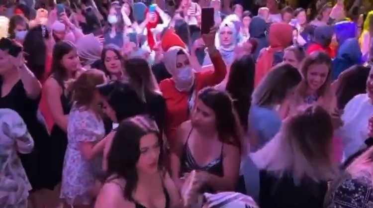 Bursa’da korona matinesi