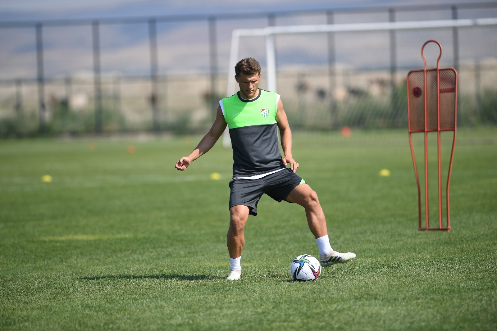 Timsah dayanıklılık çalışması yaptı Timsah dayanıklılık çalışması yaptı