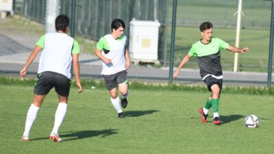 Bursaspor kendi arasında hazırlık maçı yaptı