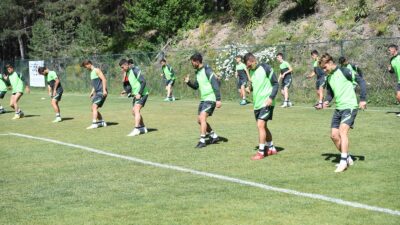 Timsah yeni sezona ağır antrenmanlarla hazırlanıyor